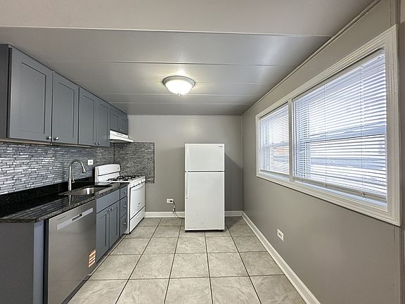 3rd image of 9632 Ivanhoe Ave #A2