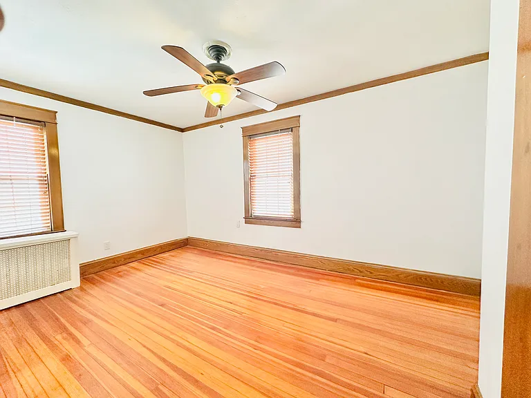 492 Lynn St — Photo 8