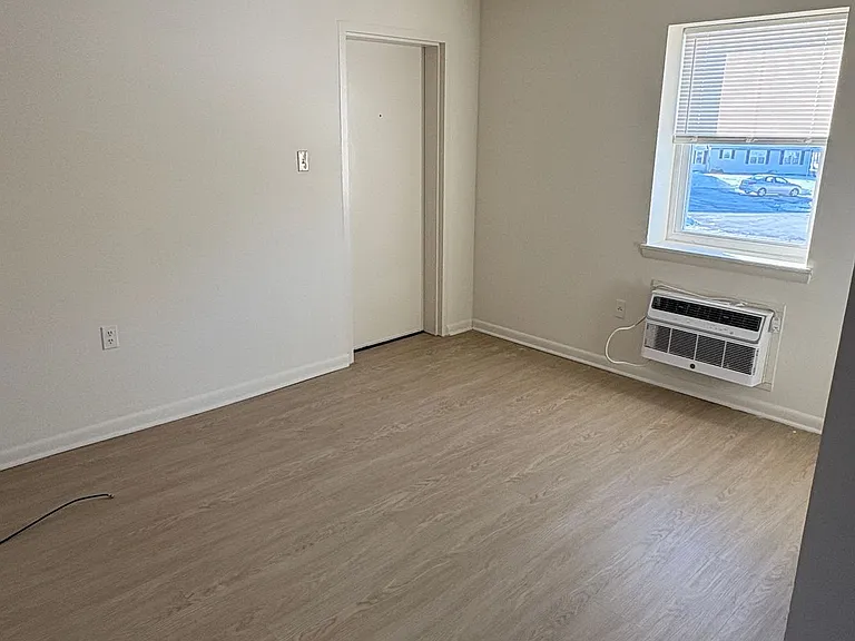 Charlotte Place Apartments — Photo 13