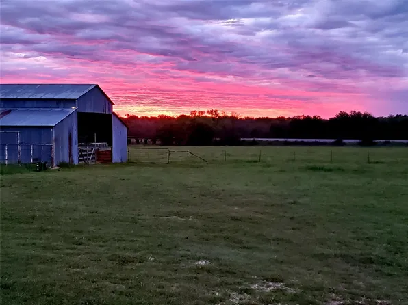 3061 Turkey Creek Rd, Sunset, TX 76270