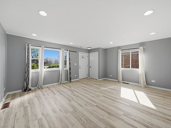 2nd image of 1148 W 115th St