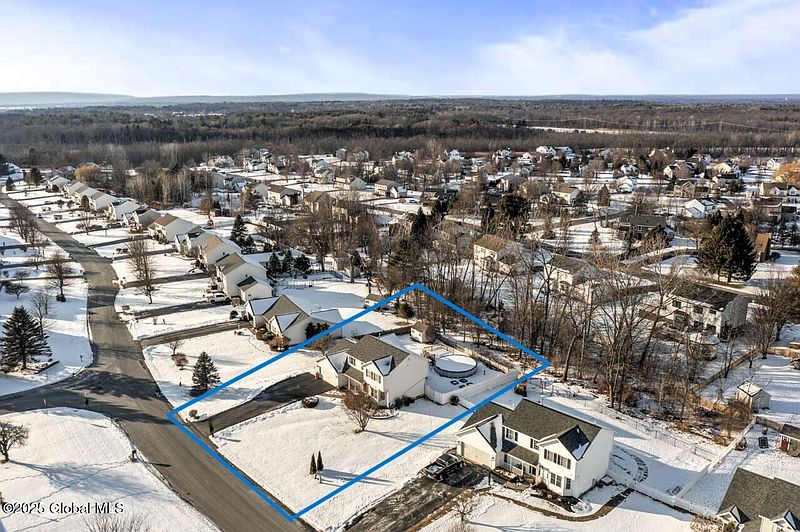 4th image of 15 Mallard Drive