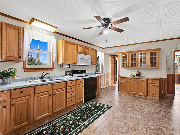 2nd image of W1852 Washington ROAD