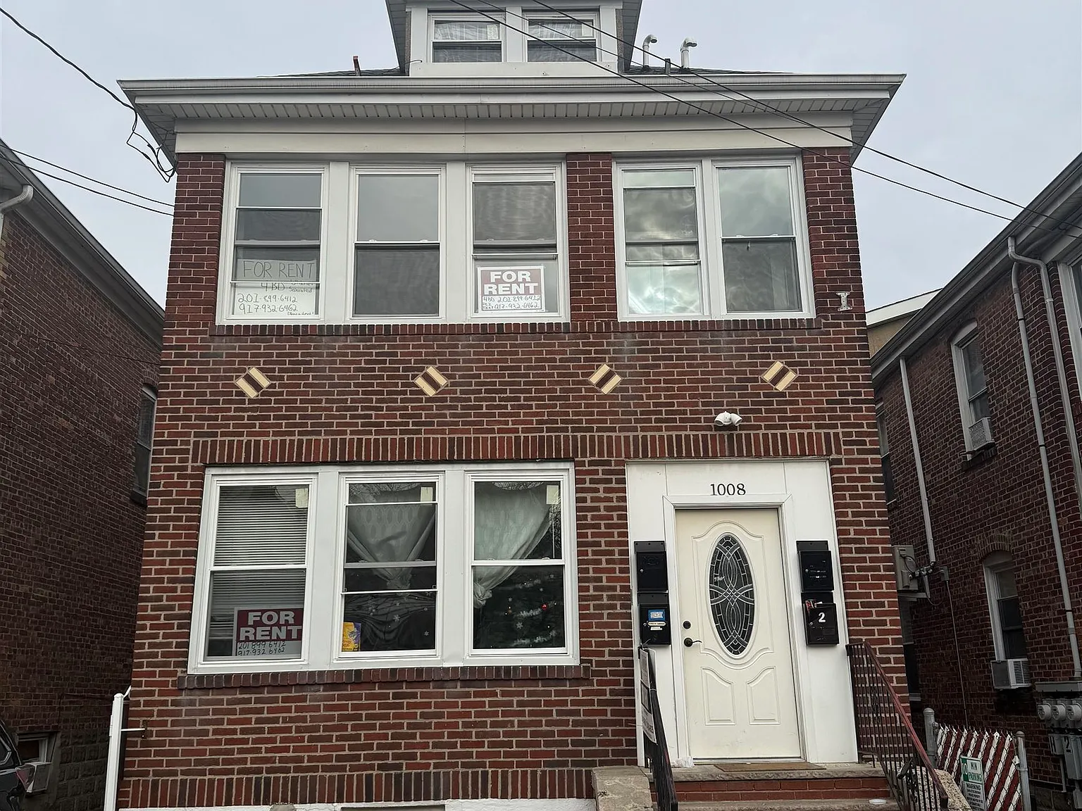4 bed, 1.0 bath, $3,000 — Photo 1