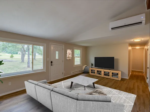 8668 N Spring Valley Park Dr, Chagrin Falls, OH 44023