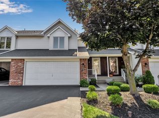5471 Village Station Cir, Williamsville, NY