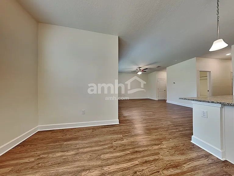 918 Walden Pond Dr — Photo 6