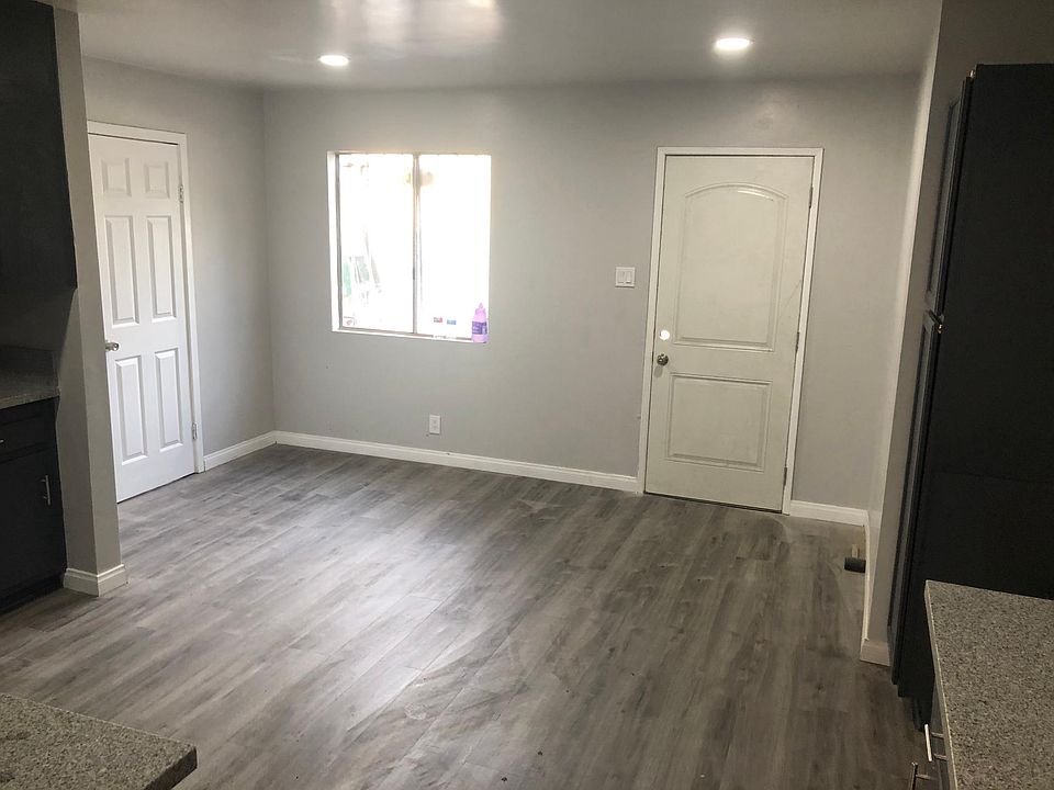 1st image of 1754 W 82nd St