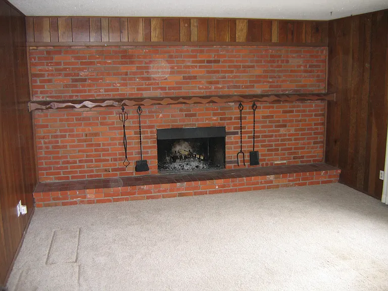 5800 W Plymouth Dr — Photo 2