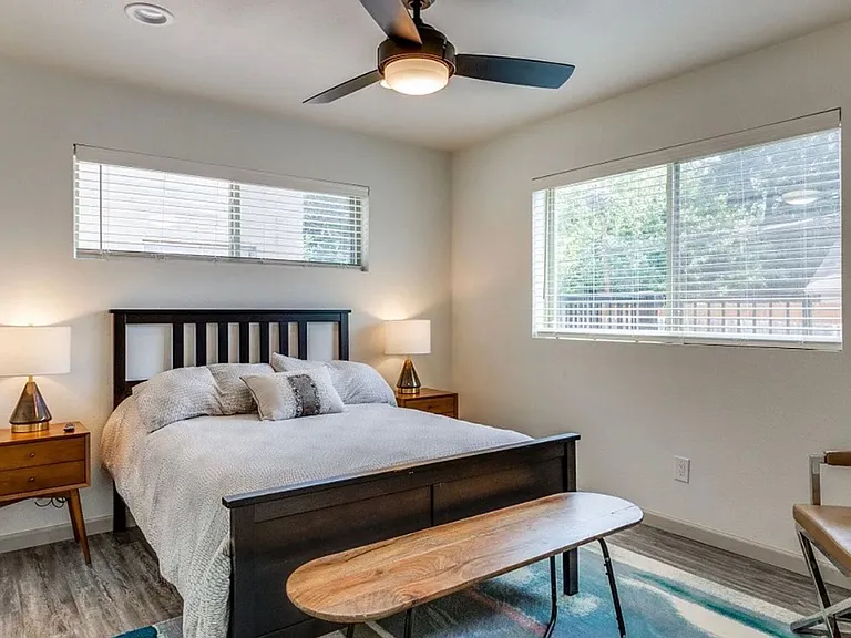 4912 Gaston Ave — Photo 7