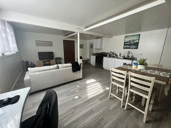 2nd image of 3316 Vista Dr Unit B