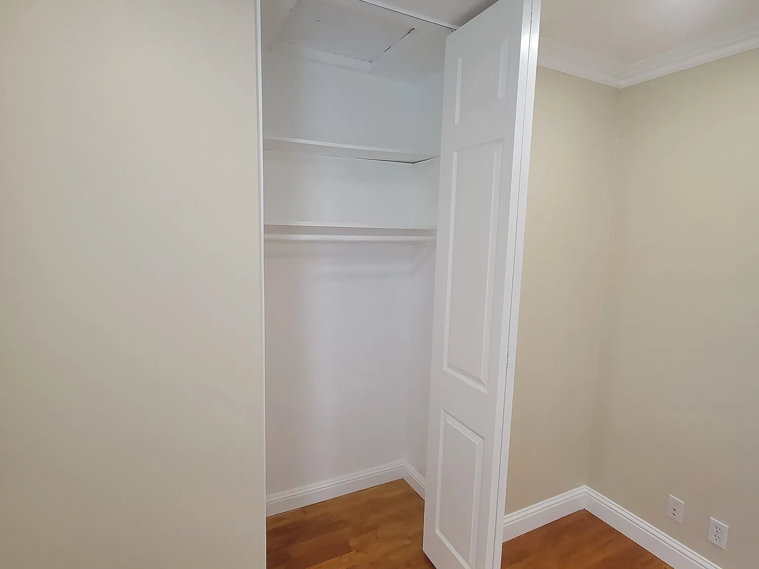 4 bed, 1321 sqft, $4,650 — Photo 2