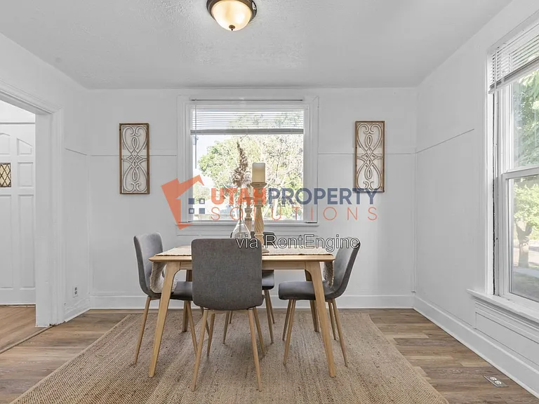 2263 S Green St — Photo 2