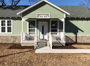 2720 Sandy Ln, Fort Worth, TX 76112