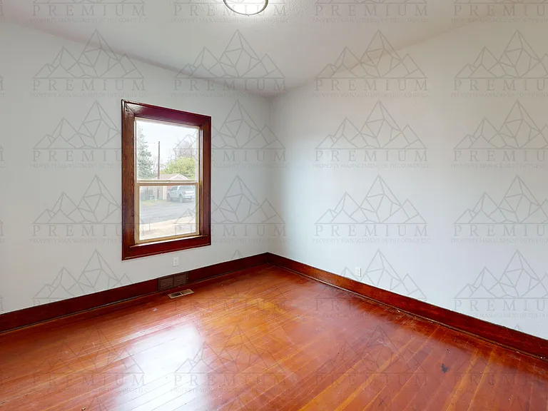 620 Pemberton St — Photo 10