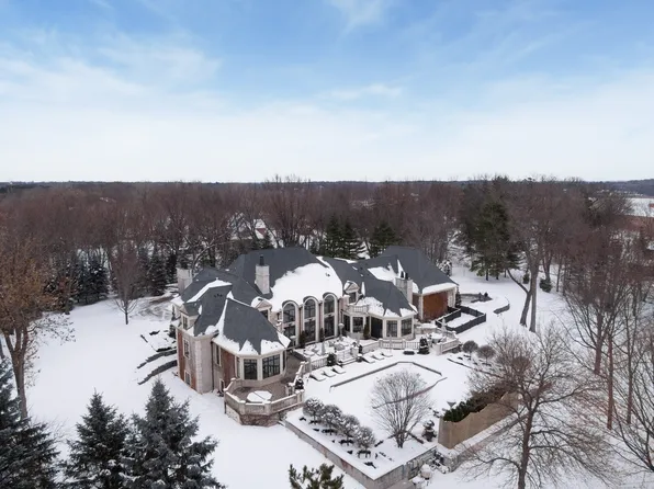 1200 Old Crystal Bay Rd S, Wayzata, MN 55391