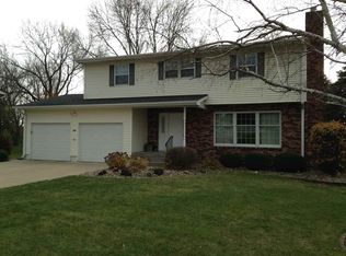 714 Oakwood Pl, Geneseo, IL 61254
