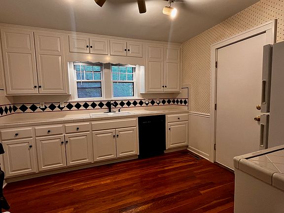 4th image of 5033 Walnut St