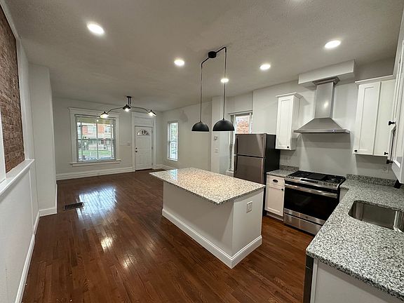 5th image of 1616 Summit St #1618