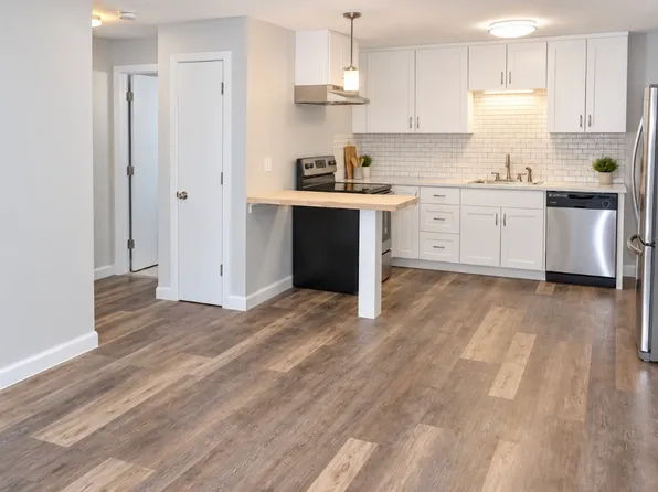 5 Turnpike Rd APT 317, Townsend, MA 01469