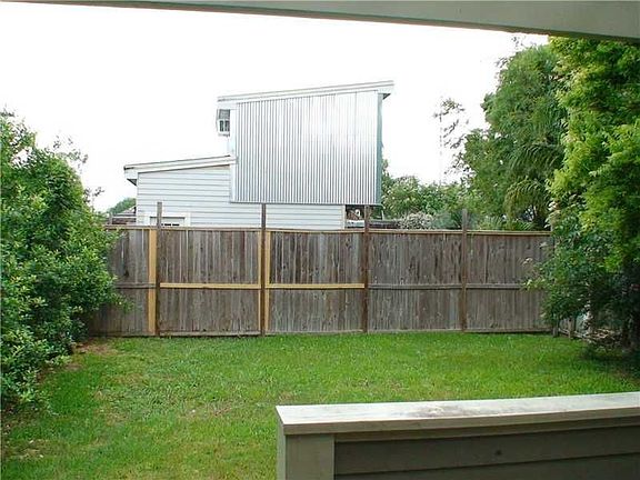 3rd image of 522 Dufossat St