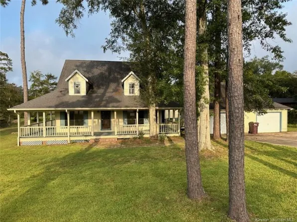 643 Navajo Dr, Lake Charles, LA 70611