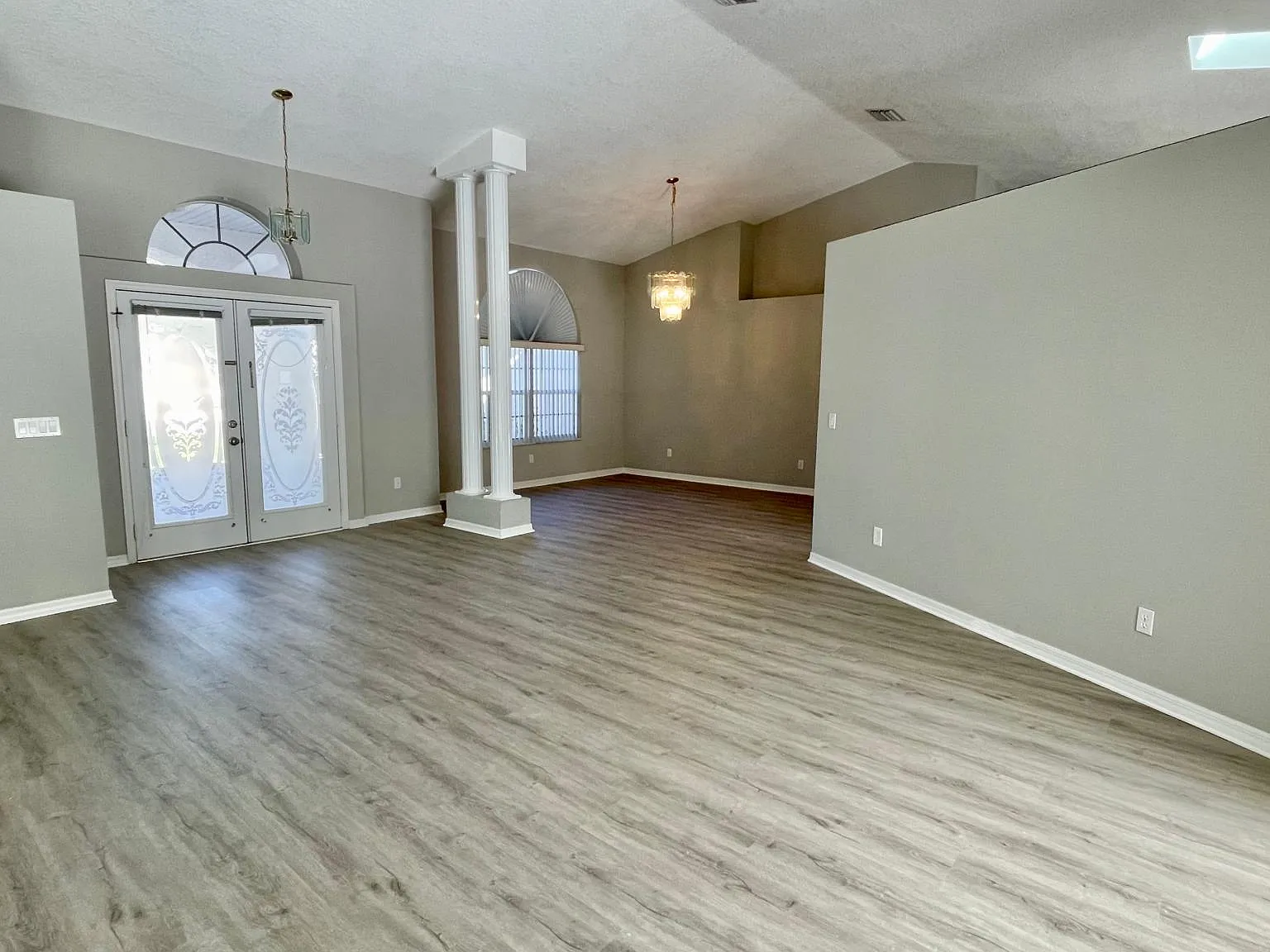 3 bed, 2485 sqft, $2,200 — Photo 3