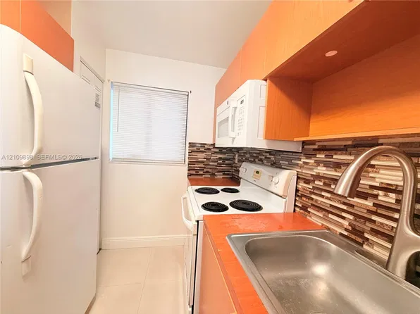 6055 W 19th Ave, Hialeah, FL