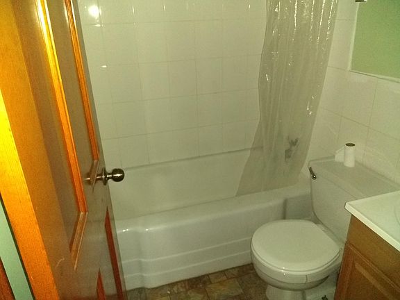 3rd image of 3434 N Paulina St #1