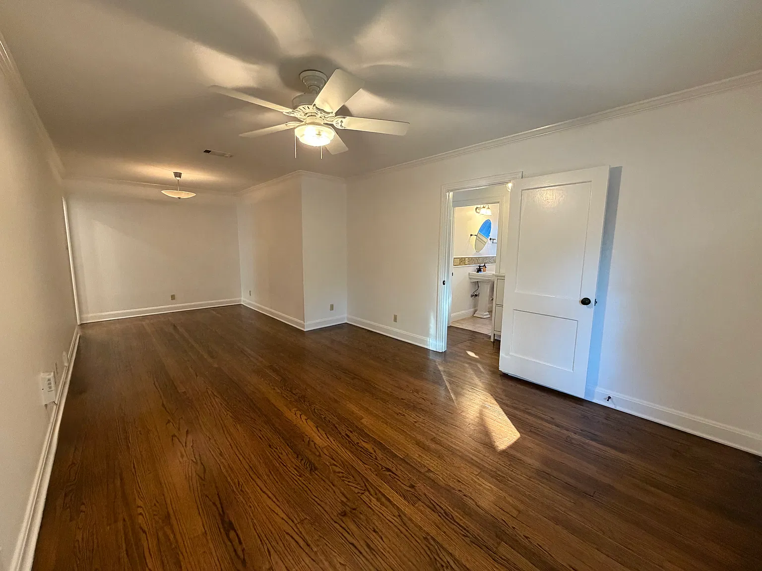 3 bed, 1626 sqft, $3,950 — Photo 2