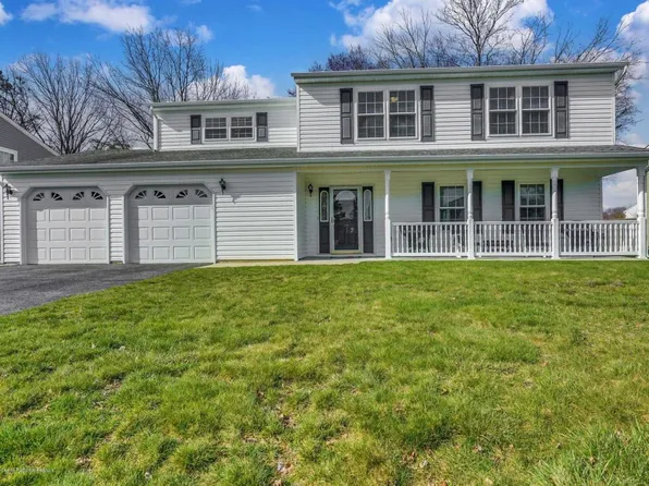 51 Starlight Rd, Howell, NJ 07731