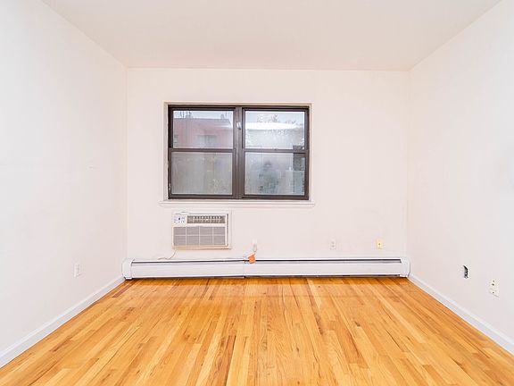 5th image of 25-76 36th St #2M