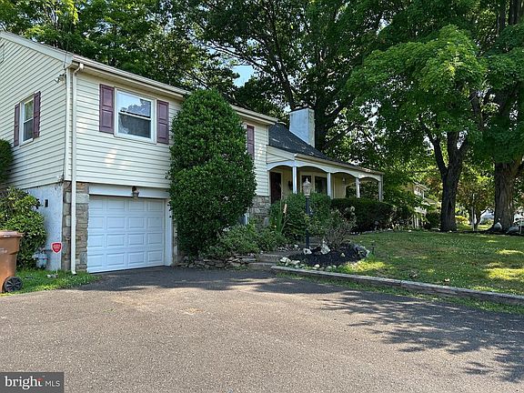 2nd image of 1252 Hoffman Rd