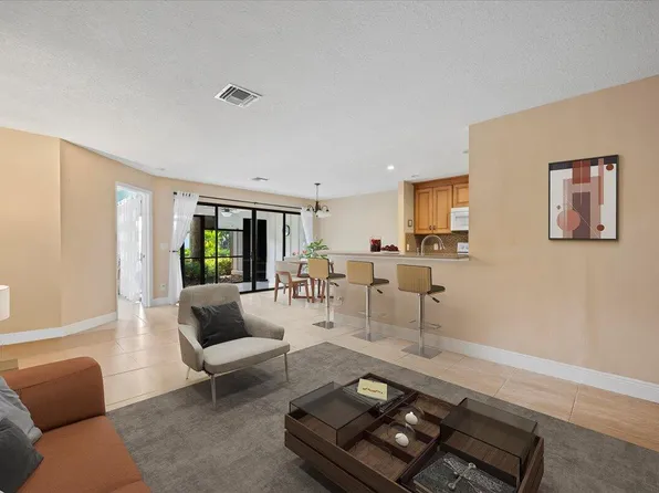 400 Crosswinds Drive #B1, Greenacres, FL 33413