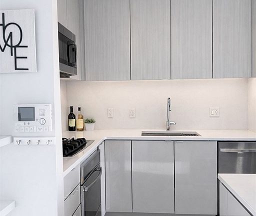 5th image of 80 Fenwood Rd #706