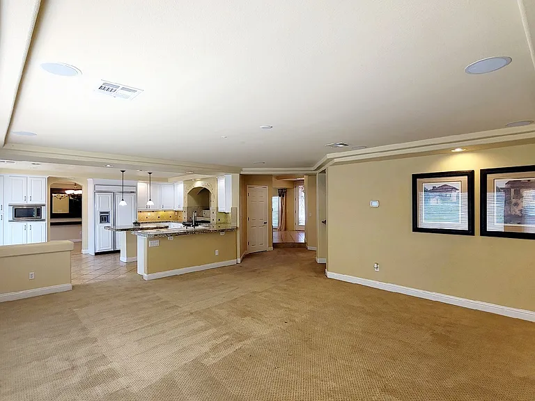 8586 Silver Coast St — Photo 9