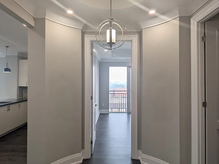 121 King St W — Photo 94