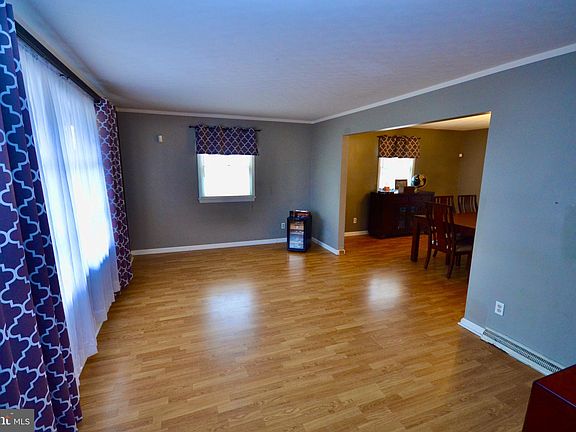5th image of 1138 Iris Ave