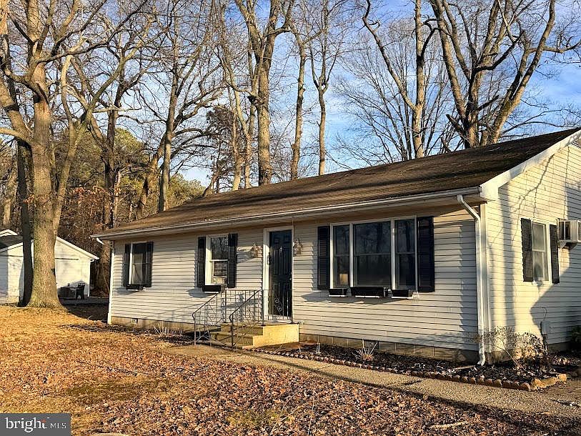 1st image of 602 Hazelwood Dr