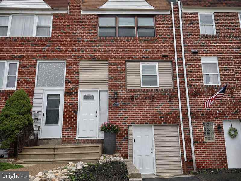 1st image of 3019 Fairdale Rd