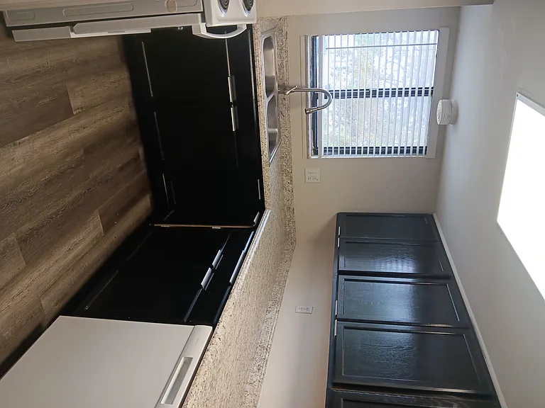 2541 S Myrtle Ave #C — Photo 28