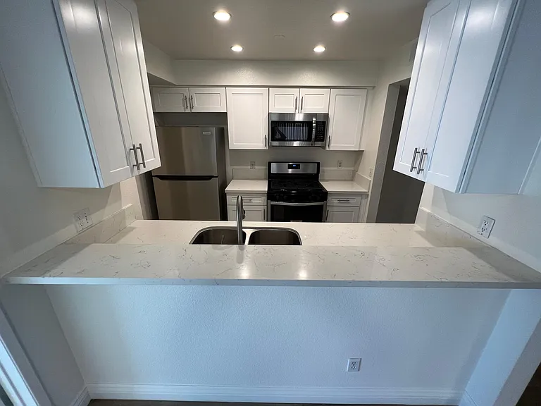 10911 Rochester Ave #201 — Photo 9