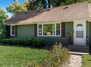 5317 East Dr, Loves Park, IL 61111