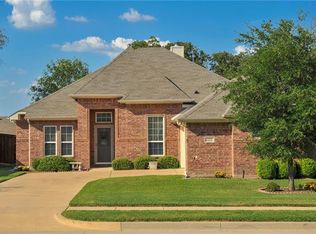 413 Hidden Knoll Dr, Burleson, TX 76028