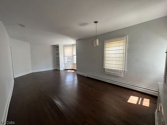 4th image of 206 Bellevue Ave Ste 1
