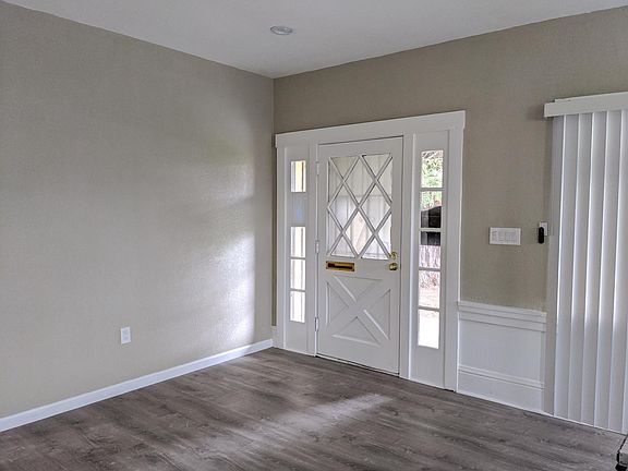 3rd image of 21163 Garden Ave