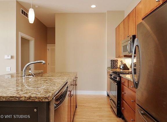 4th image of 725 N Aberdeen St APT 608