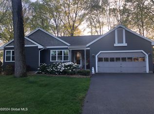 771 Hampshire Seat, Niskayuna, NY 12309