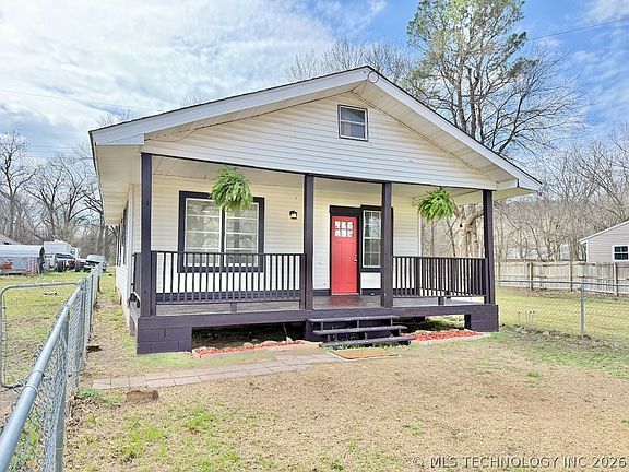 2nd image of 938 W Teel Rd