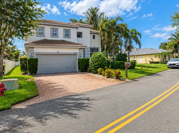 443 Pine Tree Ct, Atlantis, FL 33462